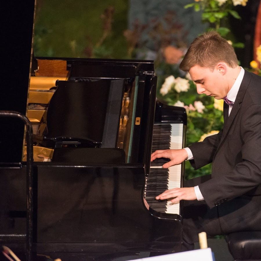 Stagione Concertistica a Teatro 2018-2019 - Riccardo Ronda